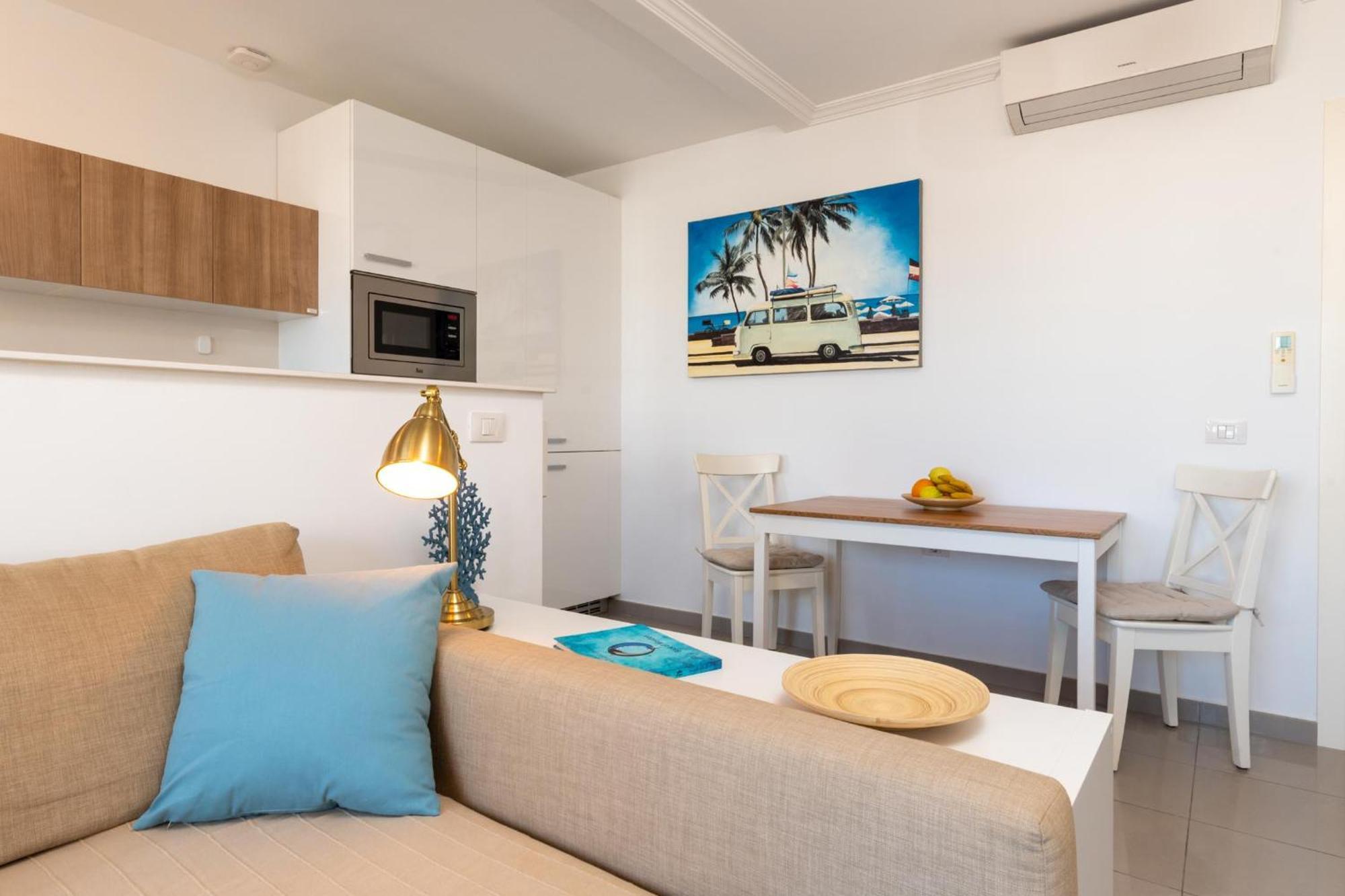Hidalgos Hideaway - La Caleta *